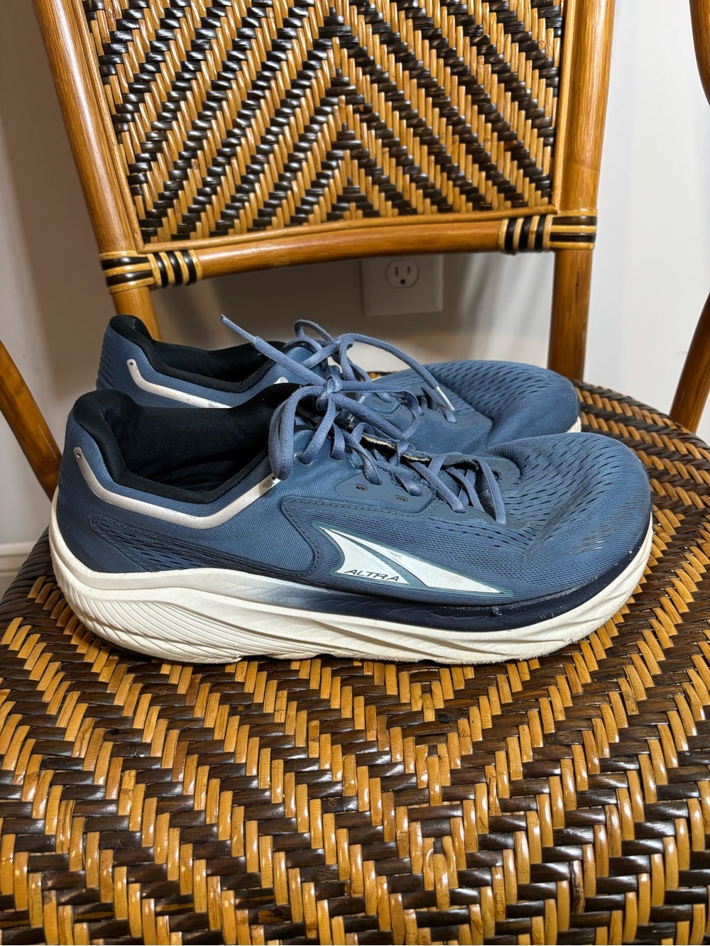 Altra Via Olympus Running Shoes 13 Max Cushion